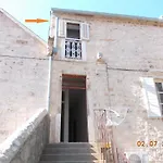 Takoma Hvar